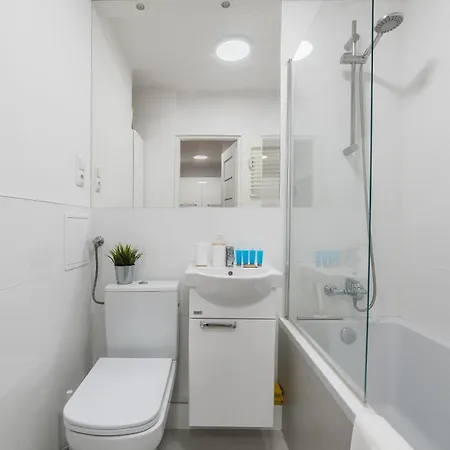 Pod Lipami Charming By Bookinghost Poznan