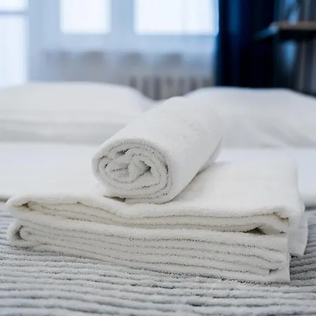 Pod Lipami Charming By Bookinghost